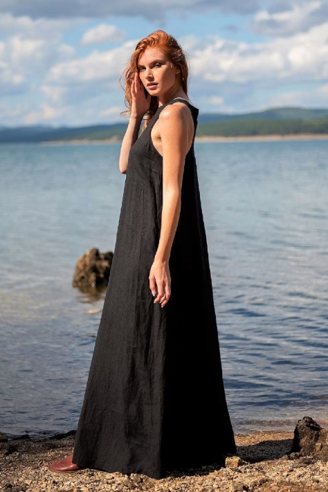 Αμάνικο λινό μάξι φόρεμα με καπίστρι πλάτη